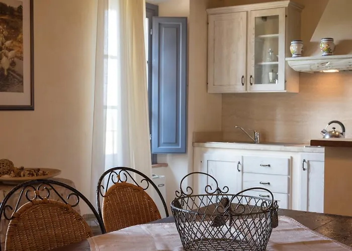 Il Borghetto Tuscan Holidays منزل ريفي سان جيمينيانو
